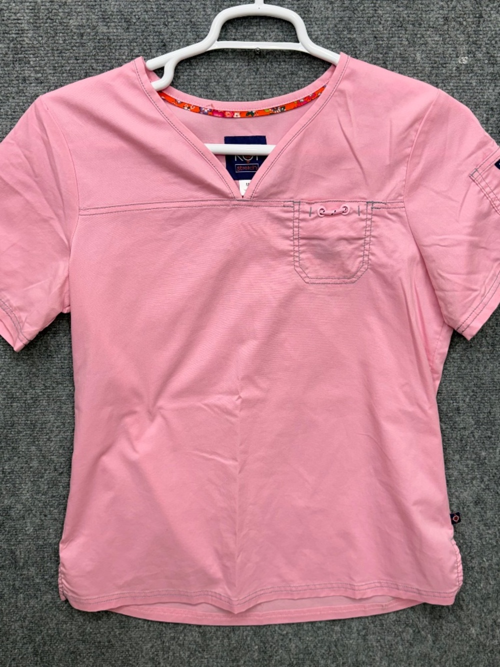 Koi Stretch Pink V-neck Short Sleeve Scrubs Top Women’s Size Medium